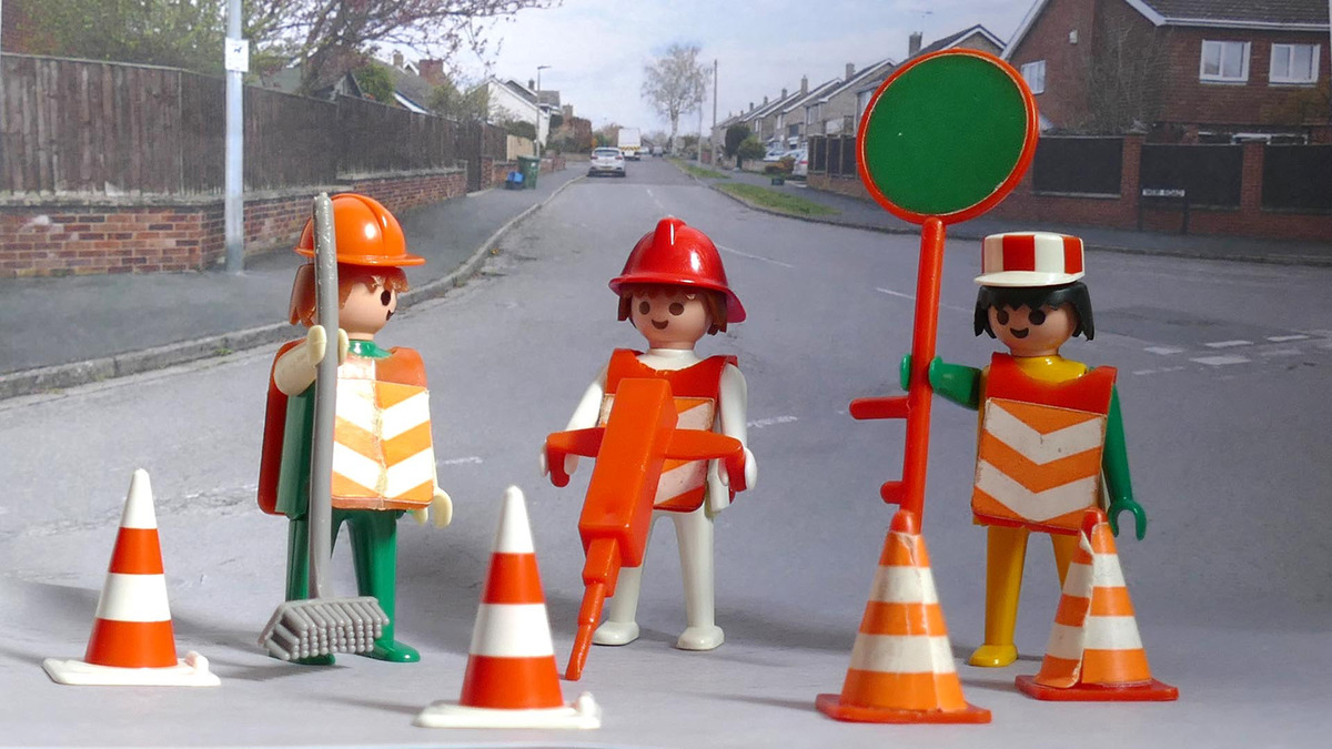 6 Workmen on the stree